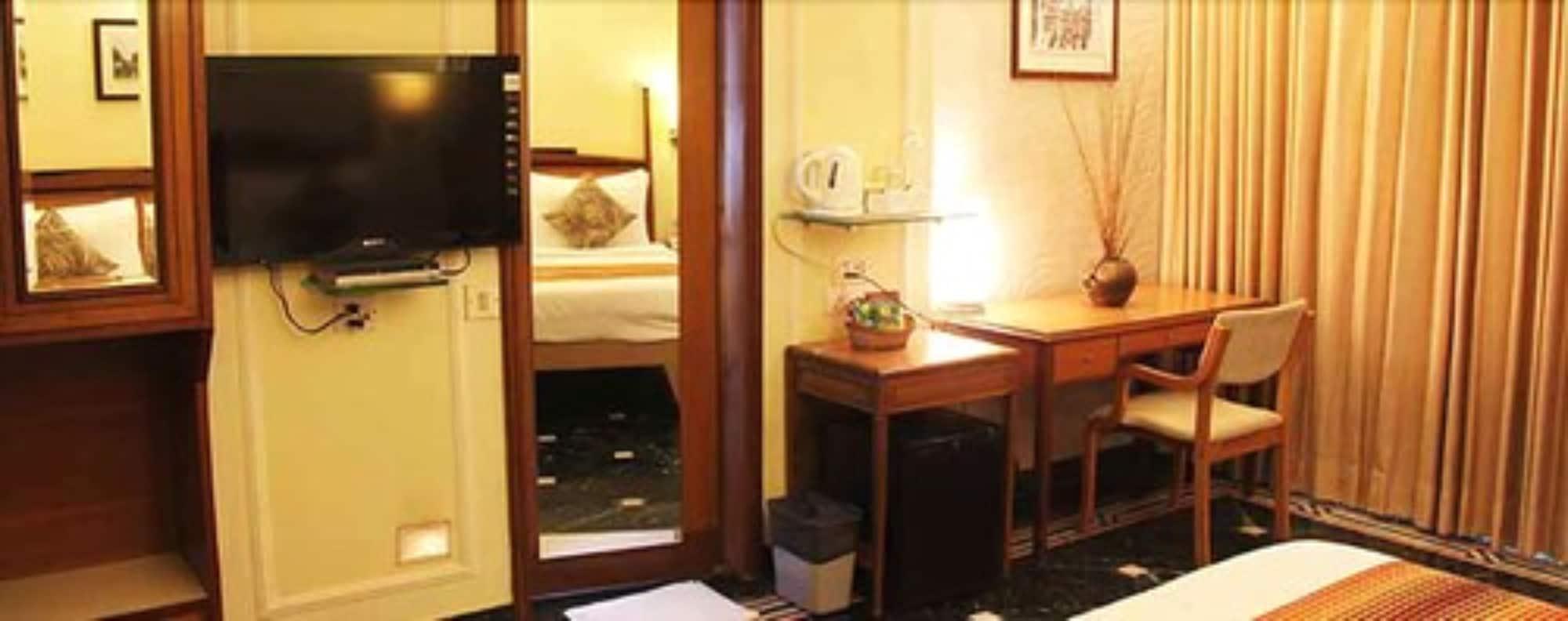 Hiltop Hotel Mumbai Eksteriør bilde