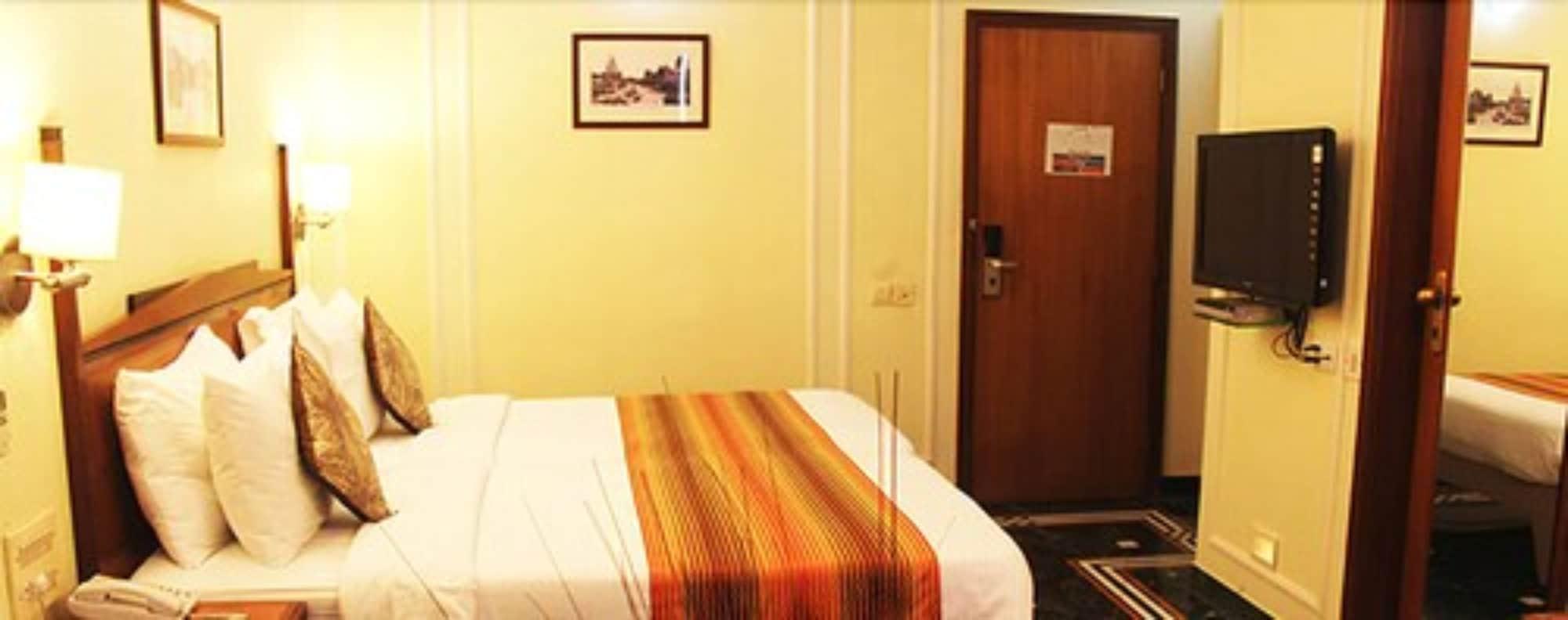 Hiltop Hotel Mumbai Eksteriør bilde