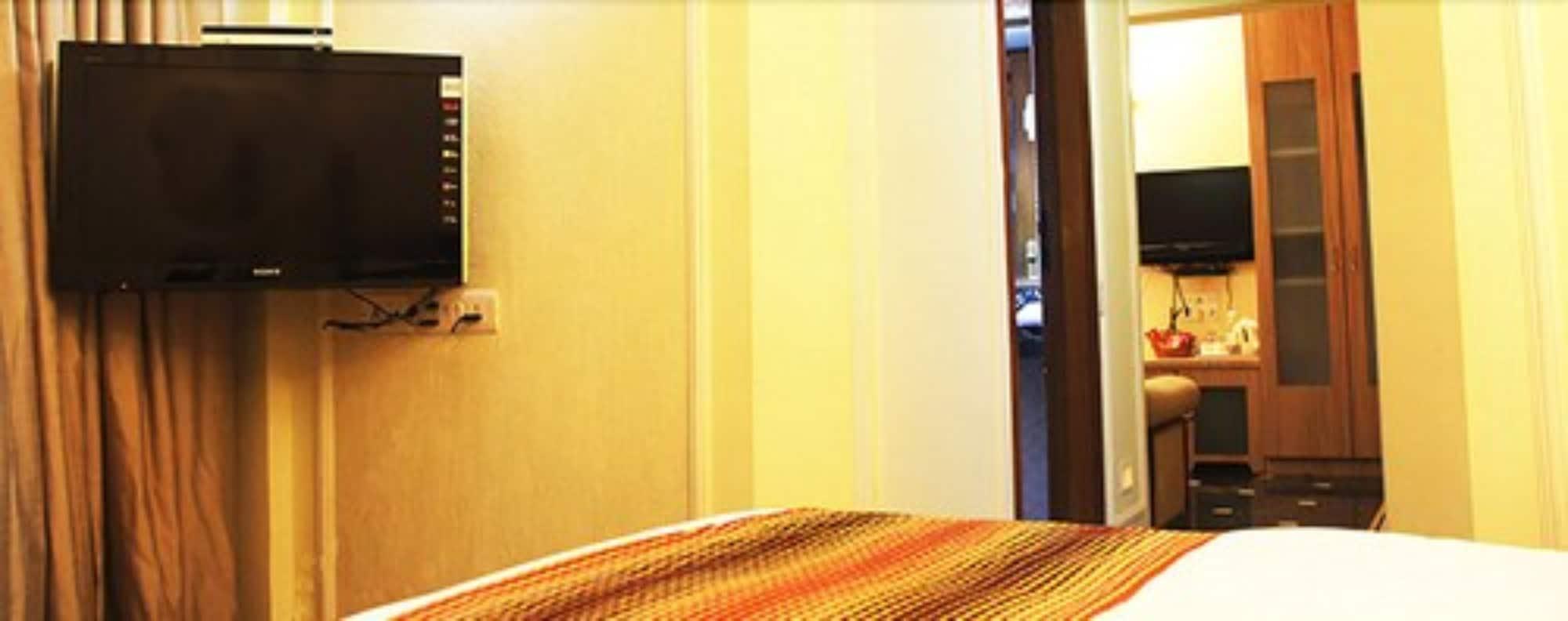 Hiltop Hotel Mumbai Eksteriør bilde