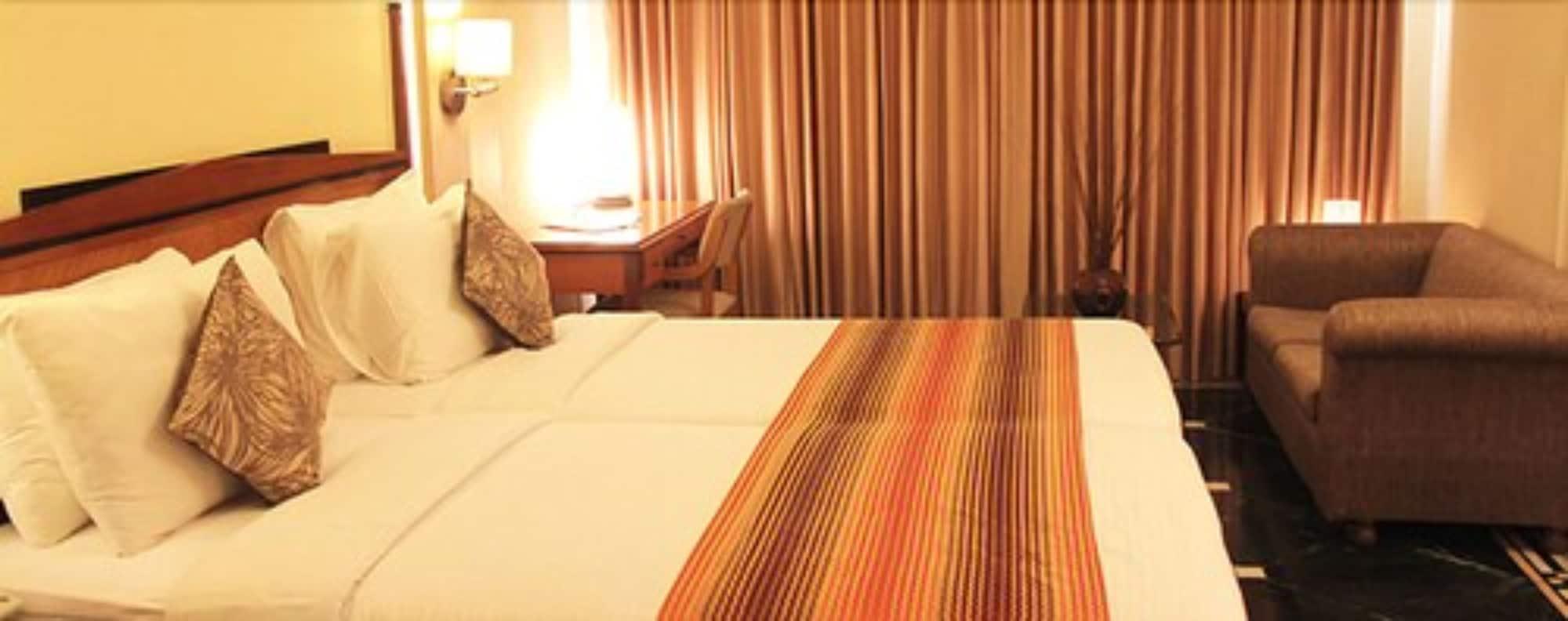 Hiltop Hotel Mumbai Eksteriør bilde