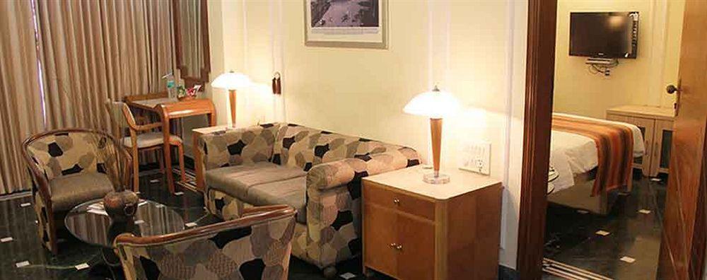 Hiltop Hotel Mumbai Eksteriør bilde