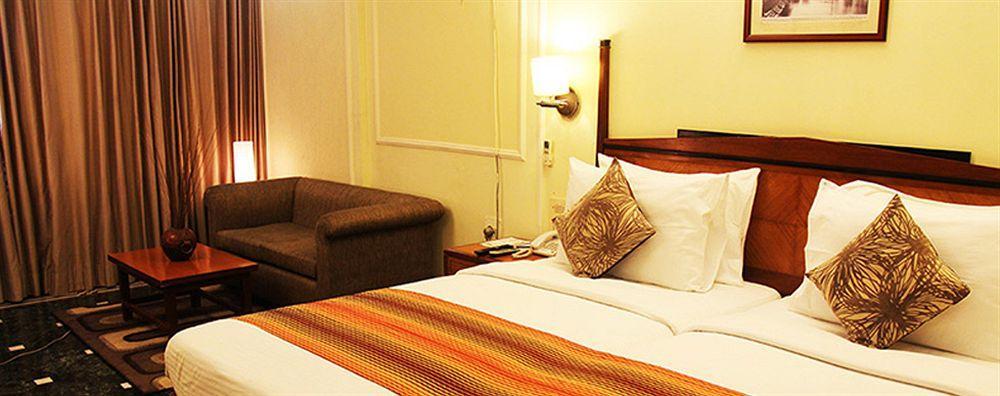 Hiltop Hotel Mumbai Eksteriør bilde