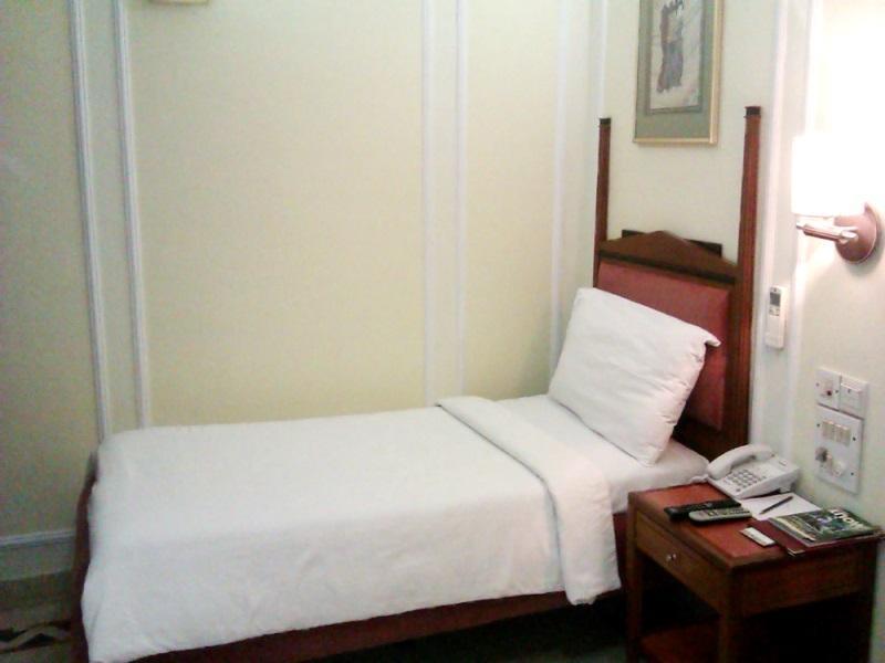 Hiltop Hotel Mumbai Eksteriør bilde
