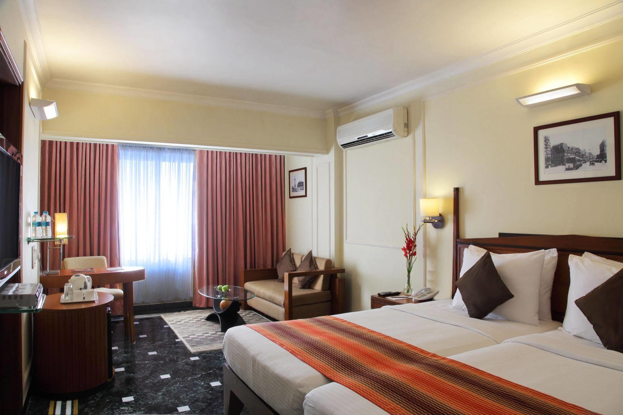 Hiltop Hotel Mumbai Eksteriør bilde