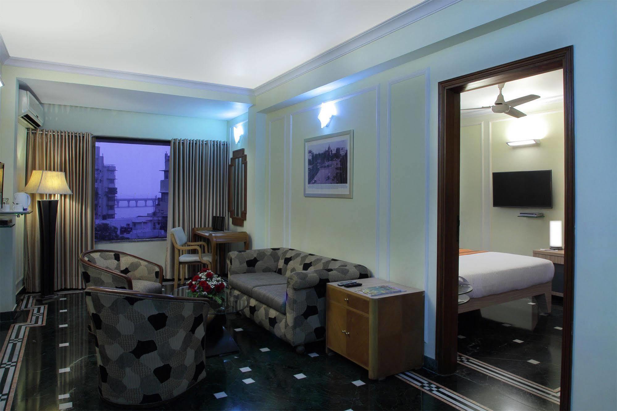 Hiltop Hotel Mumbai Eksteriør bilde