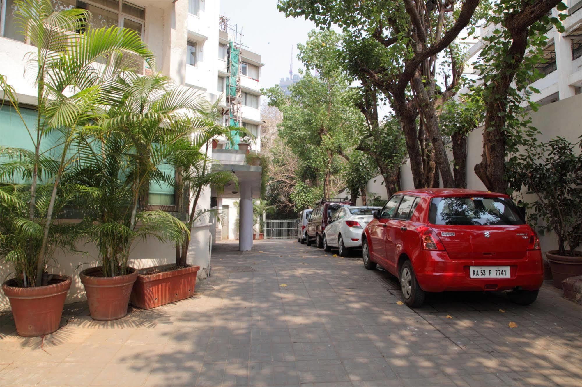 Hiltop Hotel Mumbai Eksteriør bilde