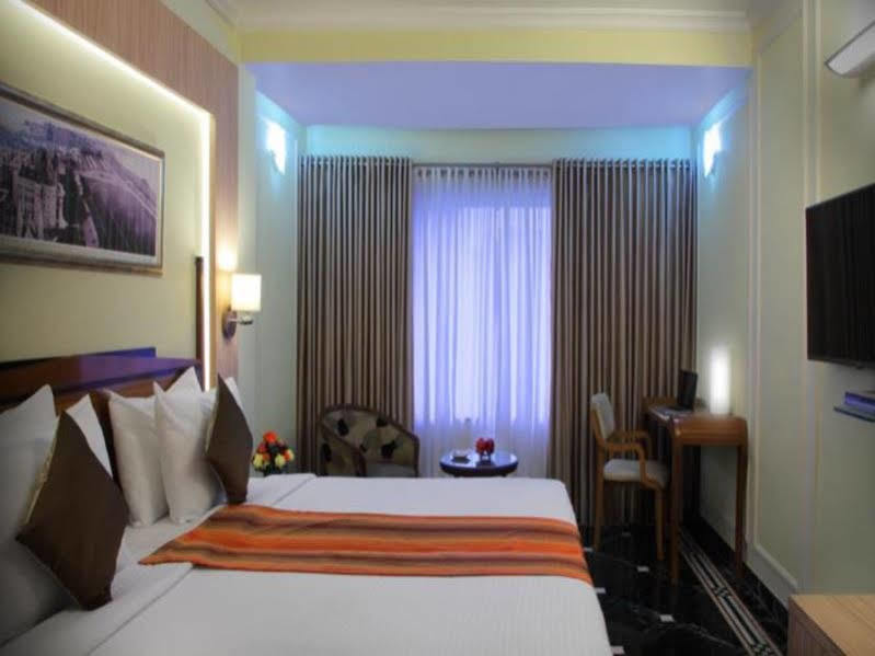 Hiltop Hotel Mumbai Eksteriør bilde